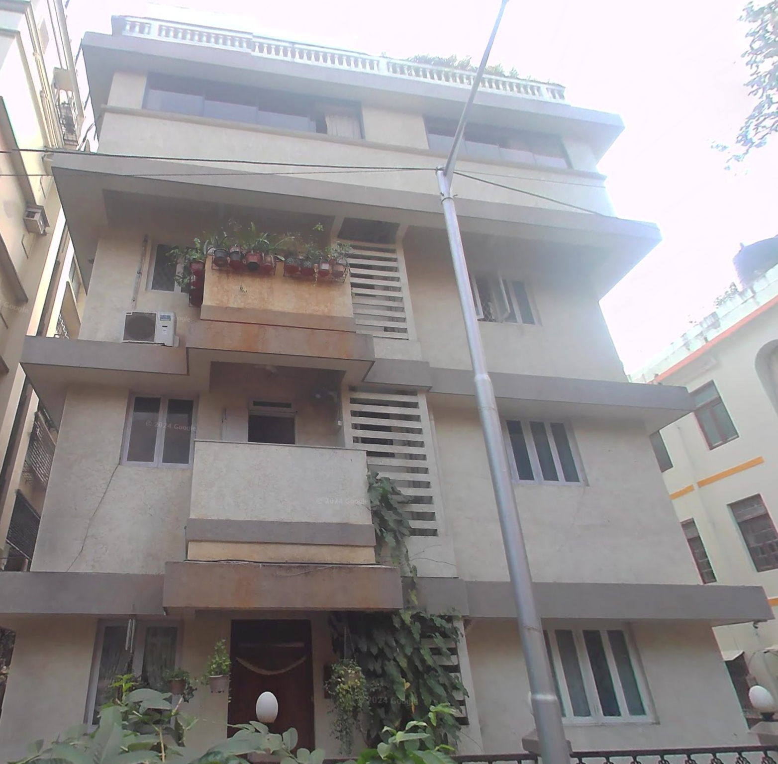 2 BHK Semi Furnished in Laxmi Niwas , Gamdevi